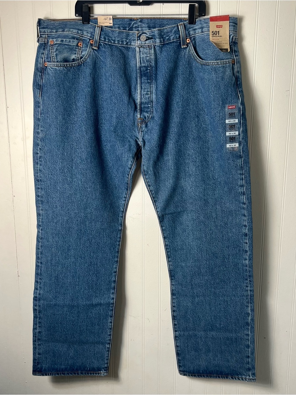 Mens 501 Levi's Button Fly Jeans Size 42 x 30 NWT Straight Leg Original Fit